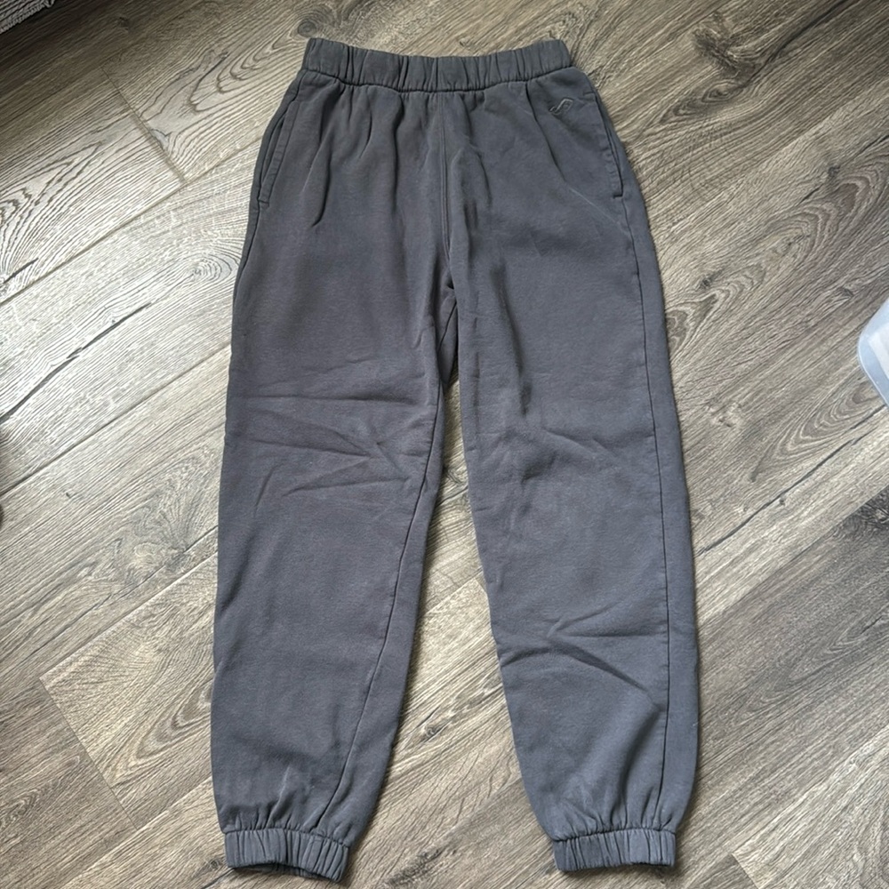 Hollister Adjustable Rise Fleece Joggers in Dark Grey - Picture 3 of 7